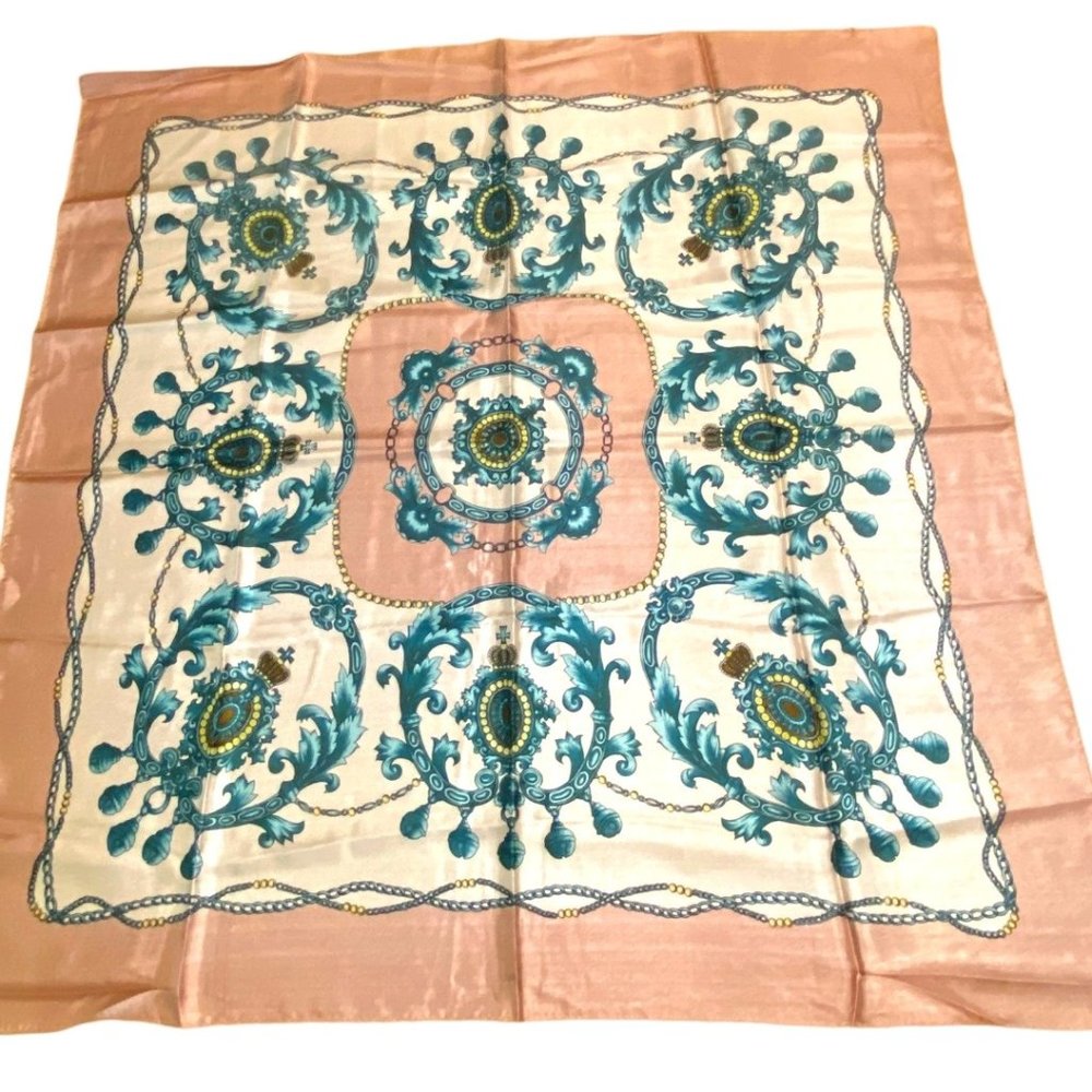 VINTAGE XXVI SQUARE SCARF (34" X 34") (VGUC)